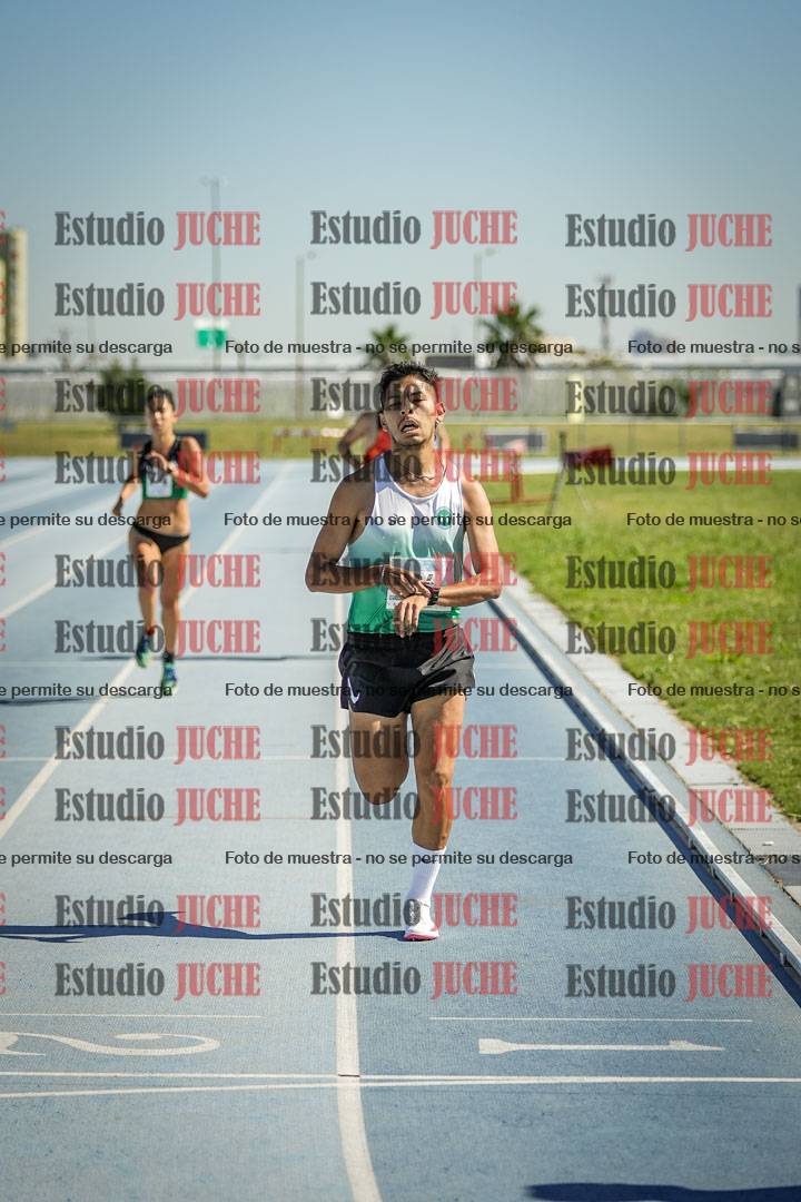 Fotos de los 5000 m de mujeres y varones - serie 1