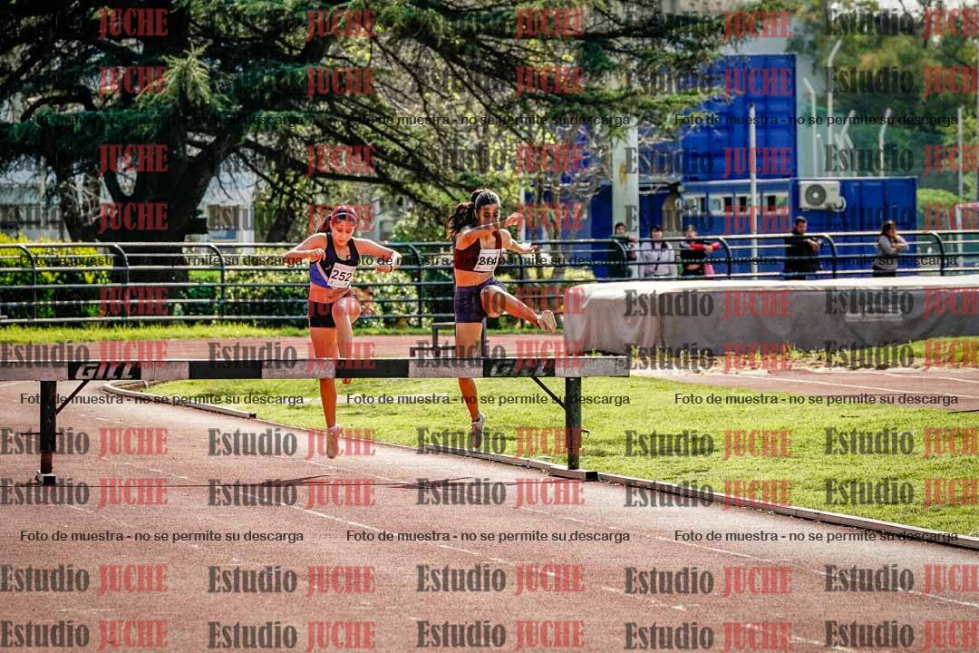 Fotos de los 1500 m con obstáculos de mujeres