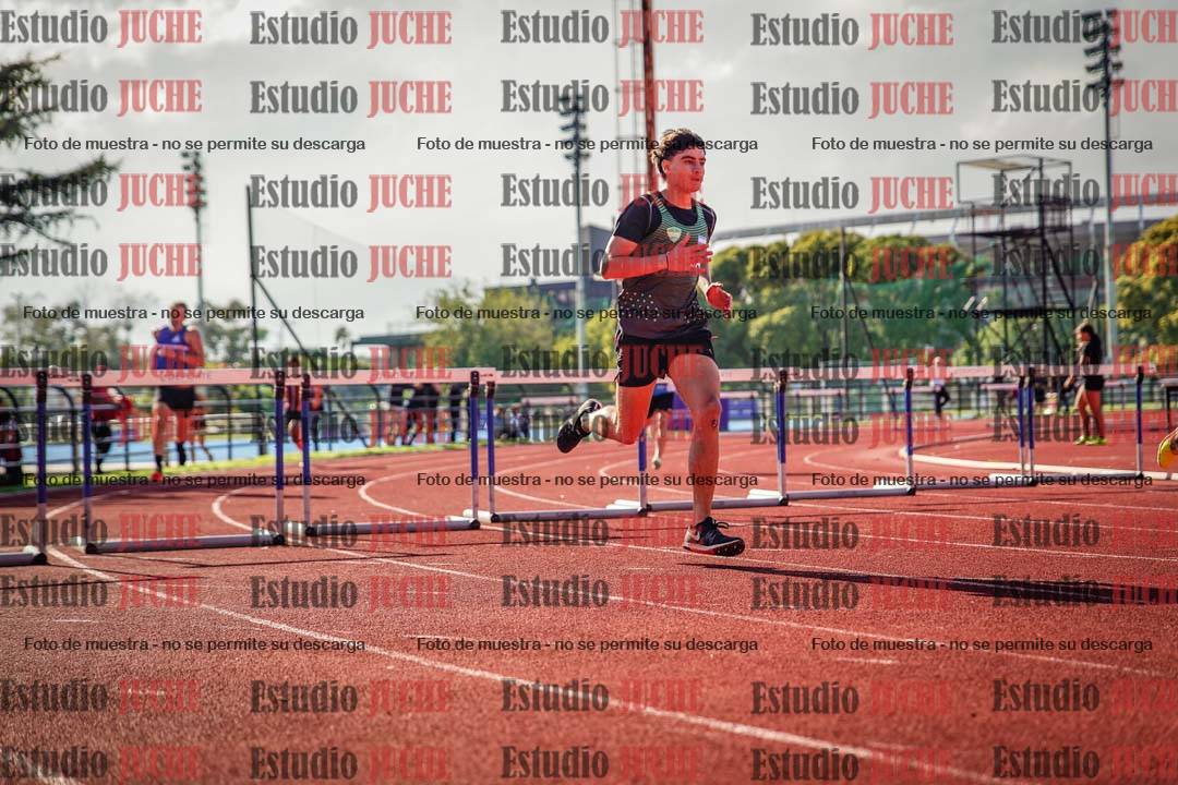Fotos de los 400 m con vallas de varones