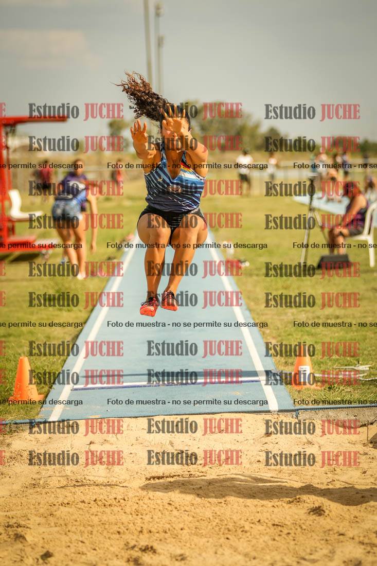 Fotos del salto en largo de mujeres