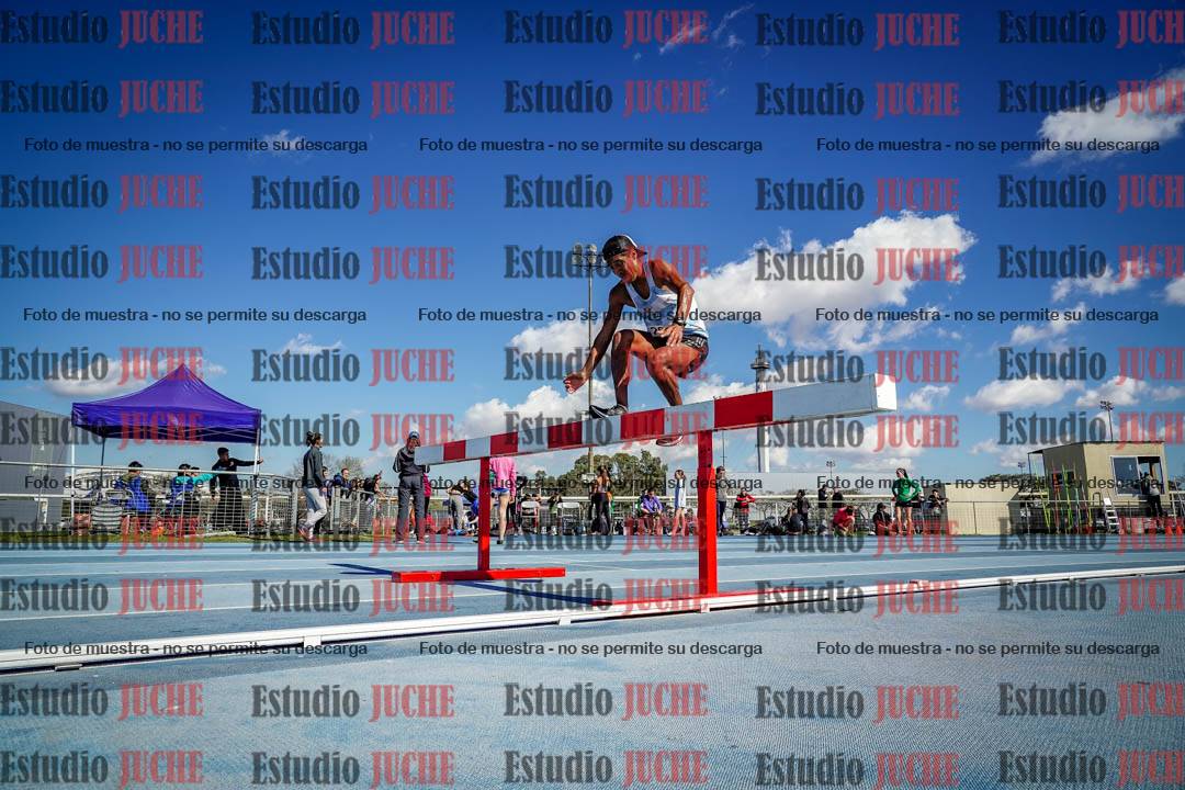 Fotos de los 3000 m con obstáculos de varones