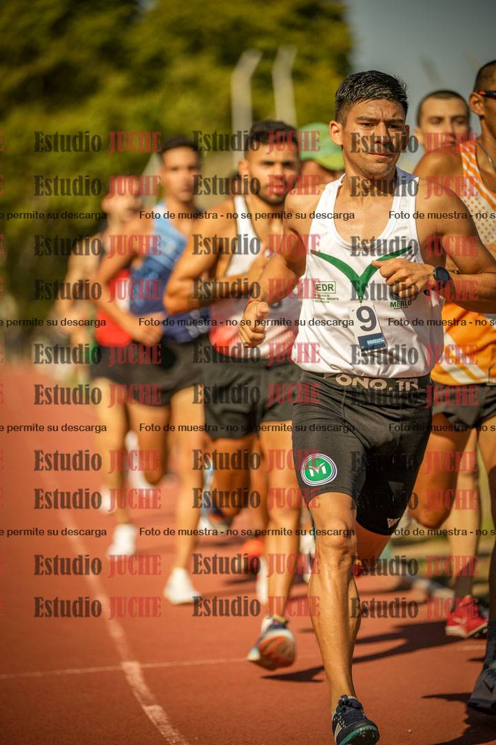 Fotos de los 3000 m llanos de varones
