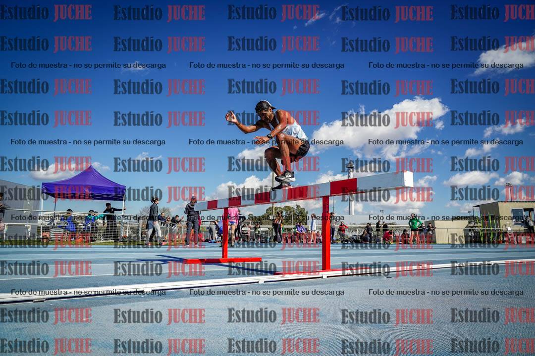 Fotos de los 3000 m con obstáculos de varones
