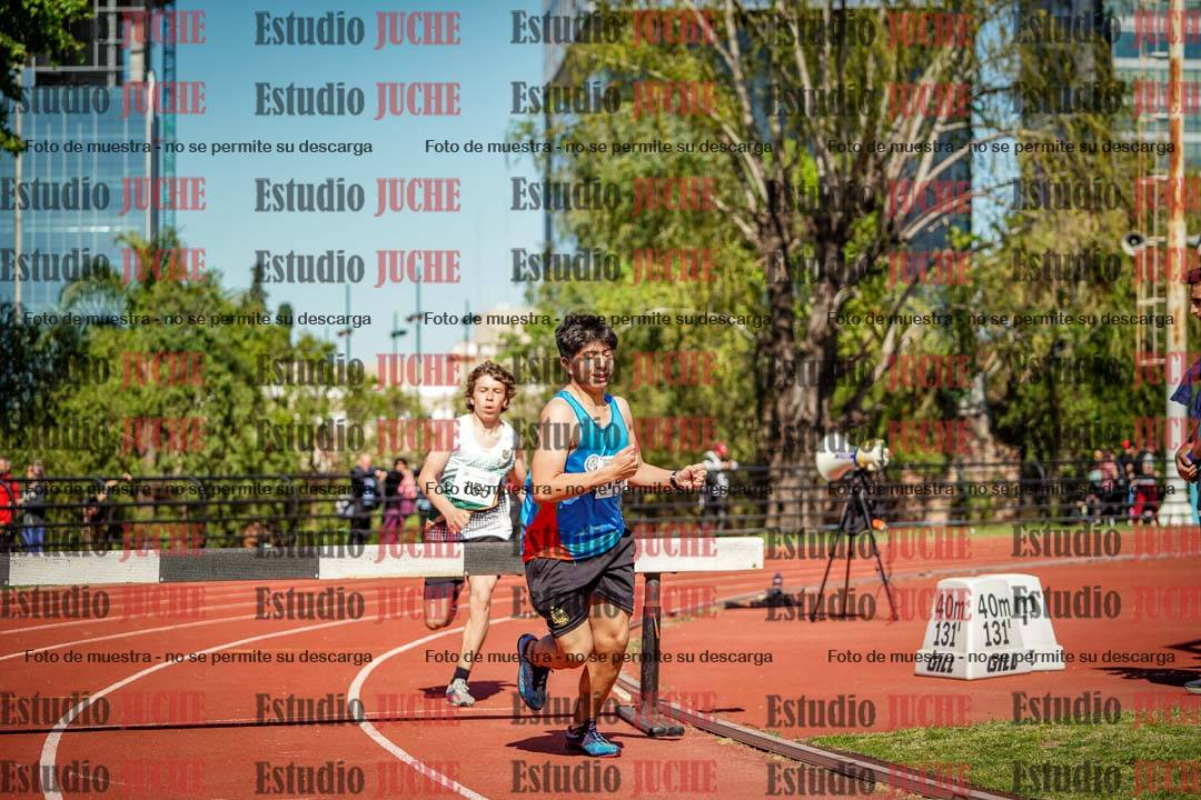 Fotos de los 1500 m con obstáculos de varones