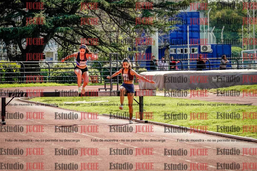 Fotos de los 1500 m con obstáculos de mujeres