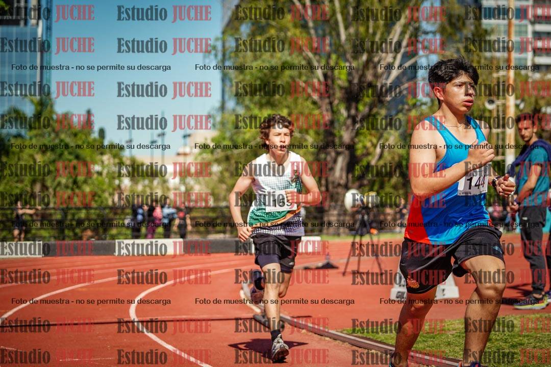 Fotos de los 1500 m con obstáculos de varones