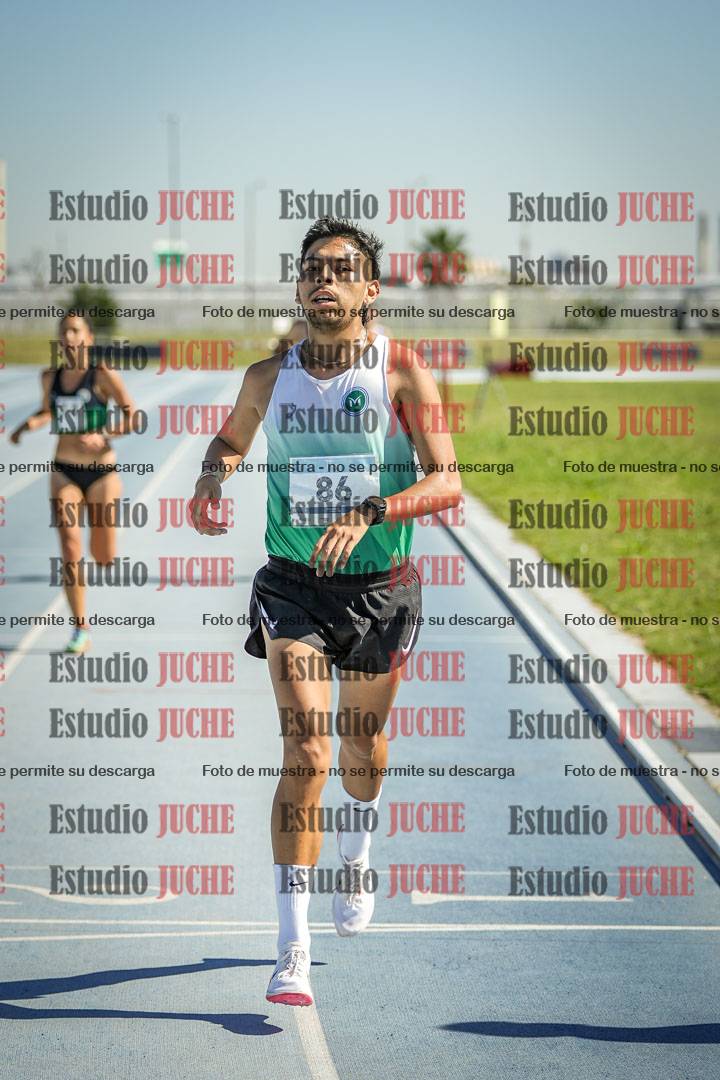 Fotos de los 5000 m de mujeres y varones - serie 1