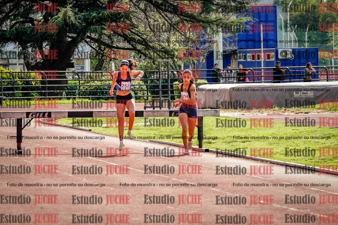 Fotos de los 1500 m con obstáculos de mujeres