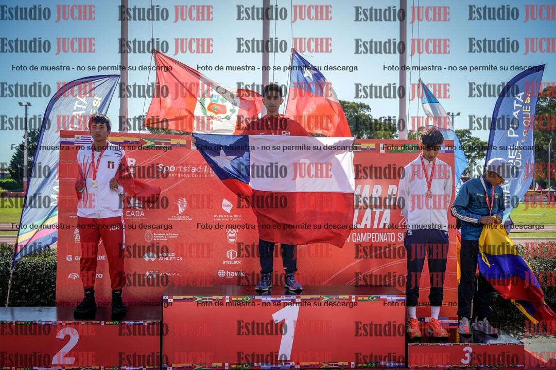 Fotos de algunos extras y podios del día 2