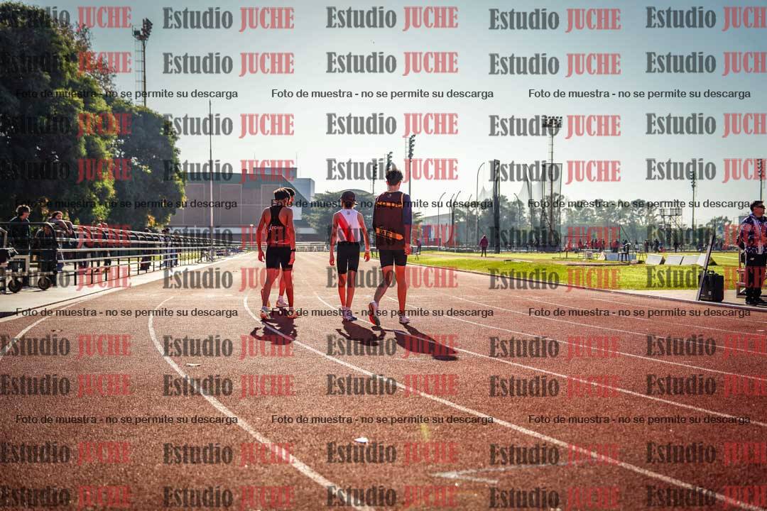 Fotos de los 2400 m de varones