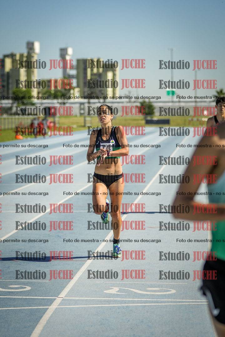 Fotos de los 5000 m de mujeres y varones - serie 1