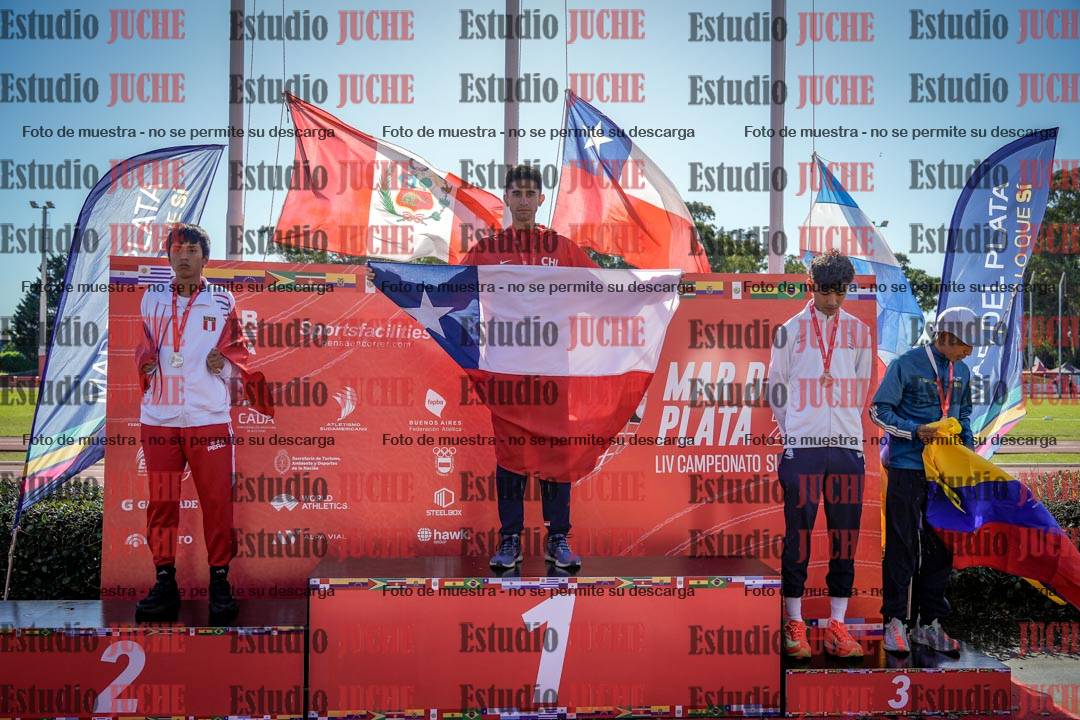 Fotos de algunos extras y podios del día 2