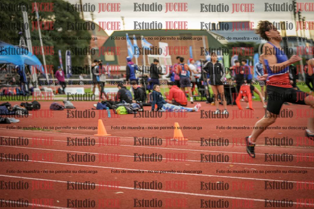 Fotos de los 400 m con vallas de varones