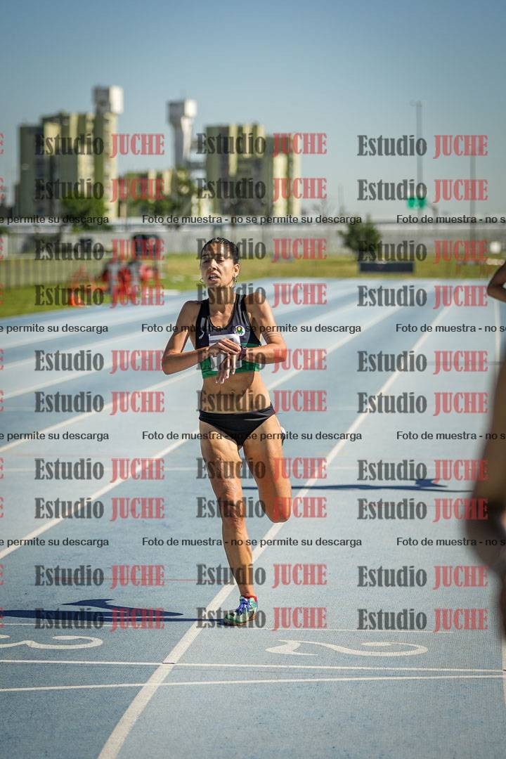 Fotos de los 5000 m de mujeres y varones - serie 1