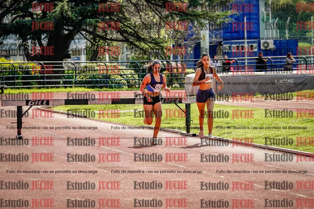 Fotos de los 1500 m con obstáculos de mujeres