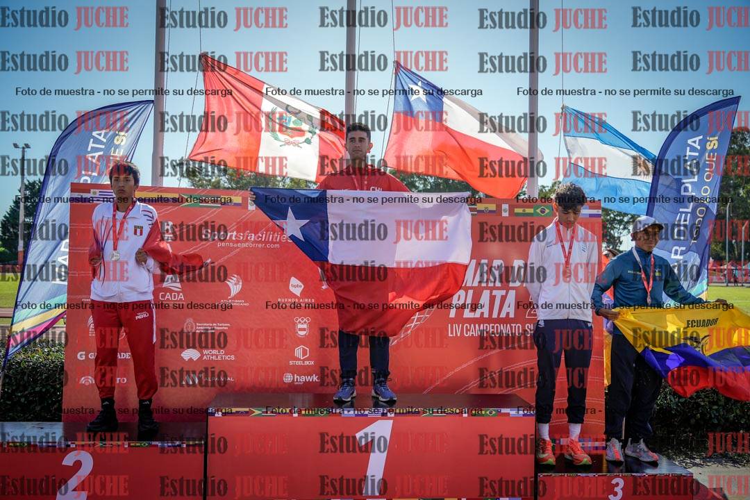 Fotos de algunos extras y podios del día 2