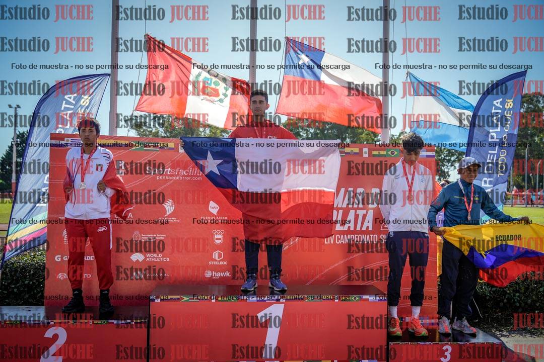 Fotos de algunos extras y podios del día 2