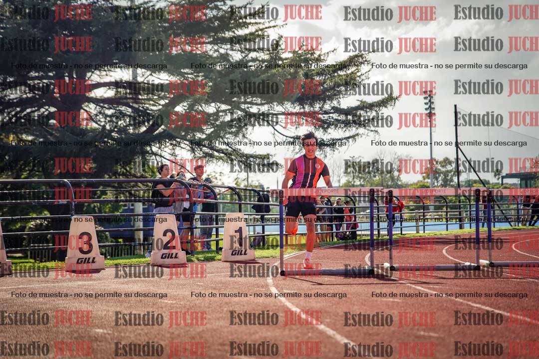 Fotos de los 400 m con vallas de varones