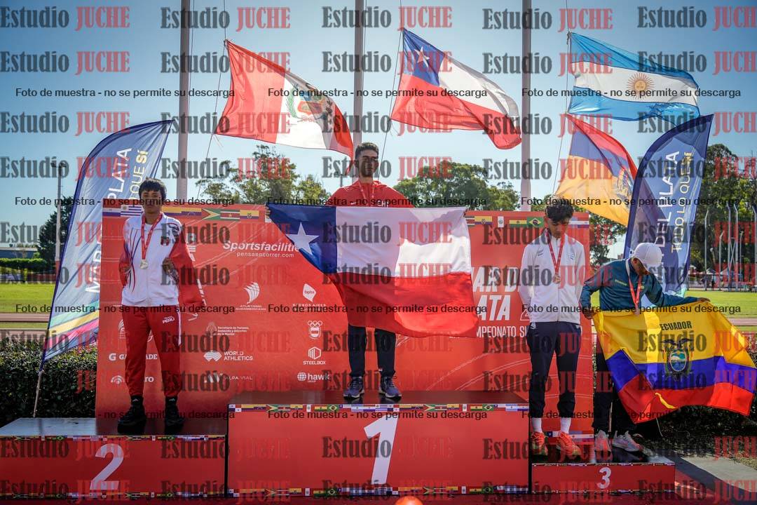 Fotos de algunos extras y podios del día 2