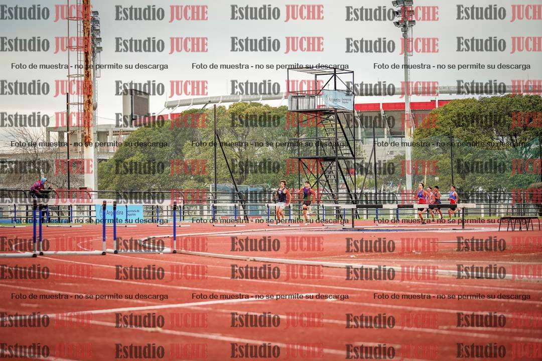 Fotos de los 400 m con vallas de varones