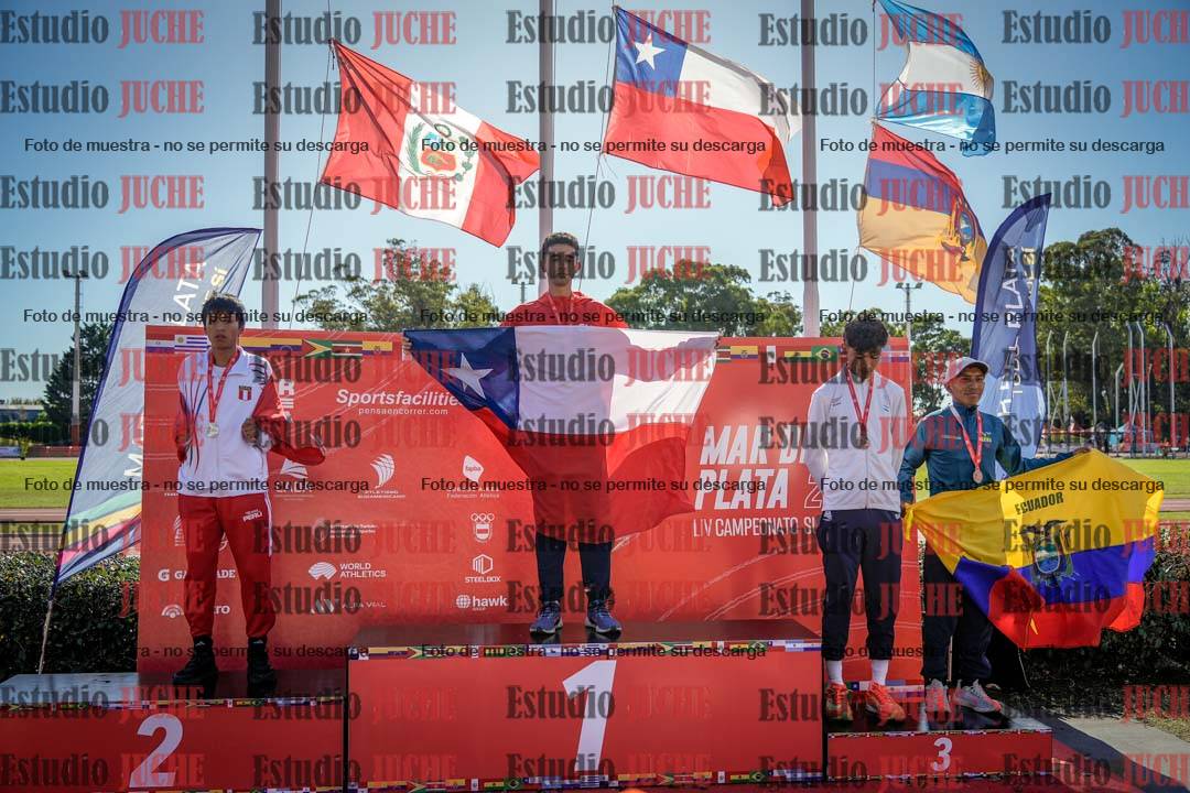 Fotos de algunos extras y podios del día 2