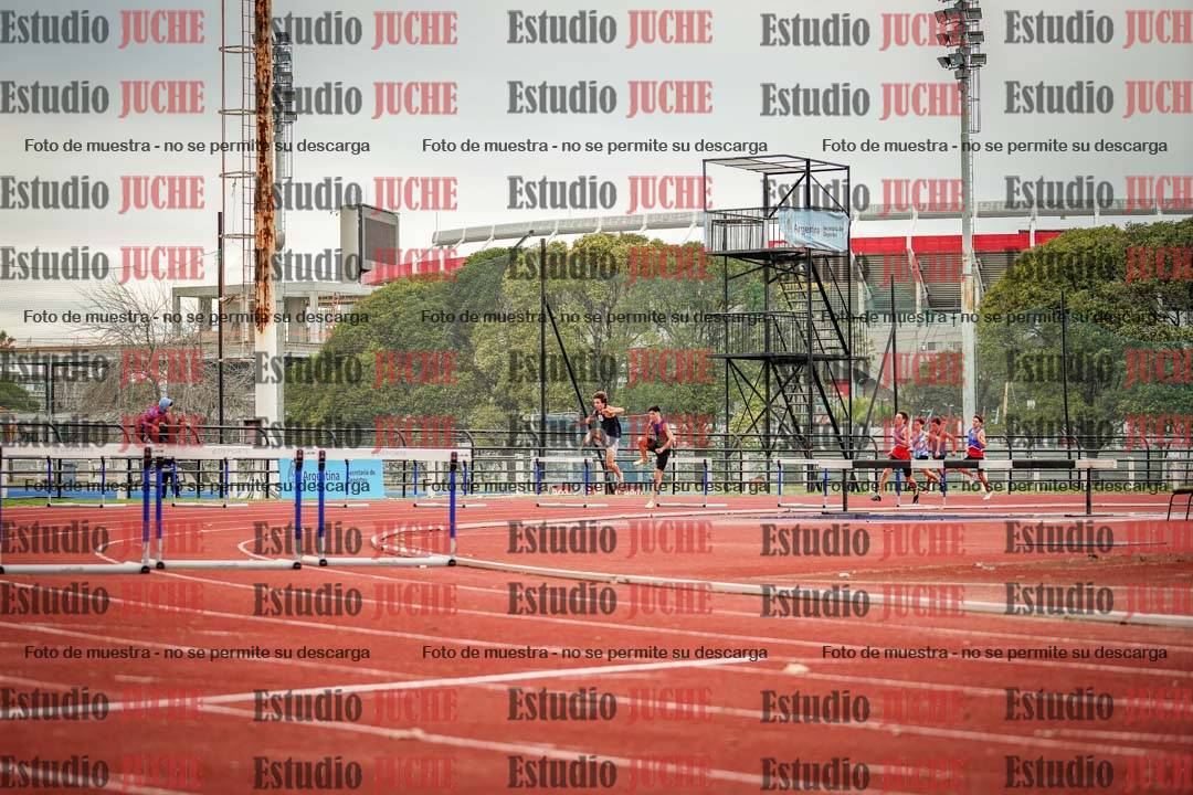 Fotos de los 400 m con vallas de varones