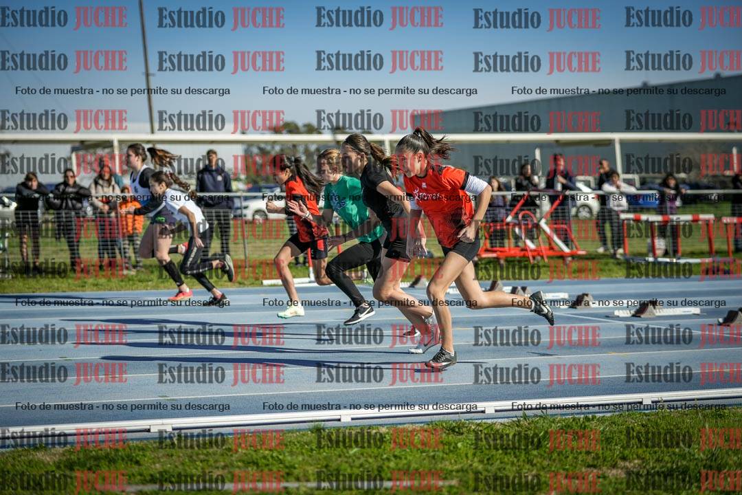 Fotos de los 80 m llanos de mujeres - U14