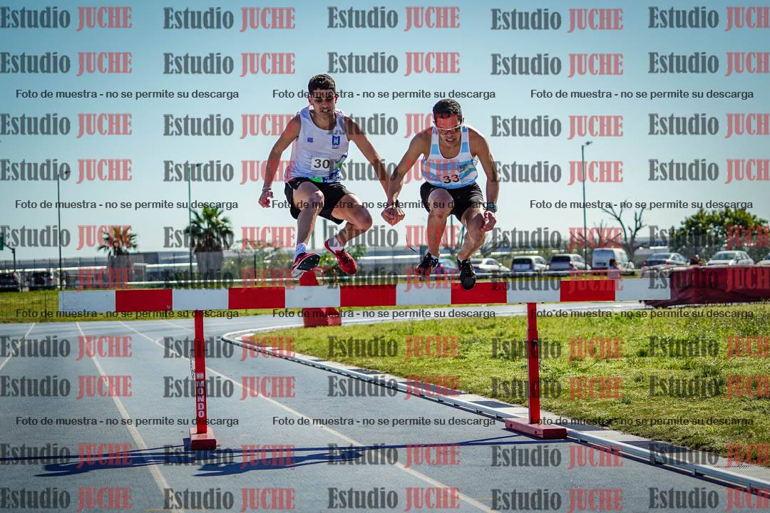 Fotos de los 3000 m con obstáculos de varones