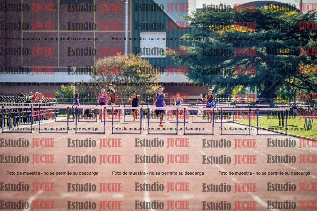 Fotos de los 400 m con vallas de varones