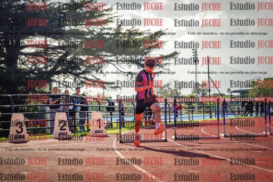 Fotos de los 400 m con vallas de varones