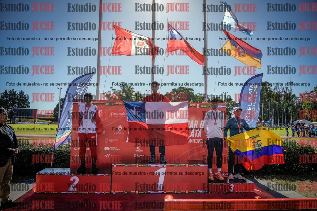 Fotos de algunos extras y podios del día 2