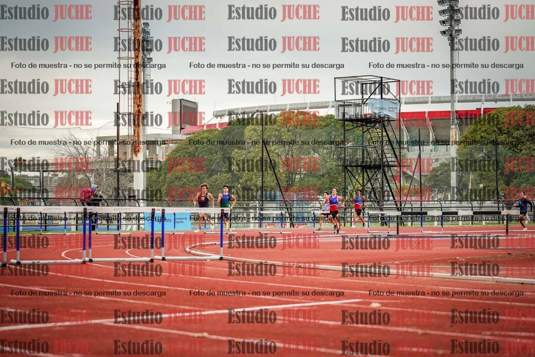 Fotos de los 400 m con vallas de varones