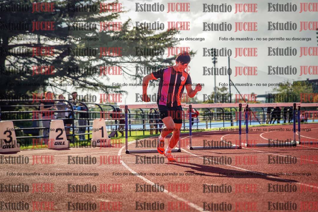 Fotos de los 400 m con vallas de varones