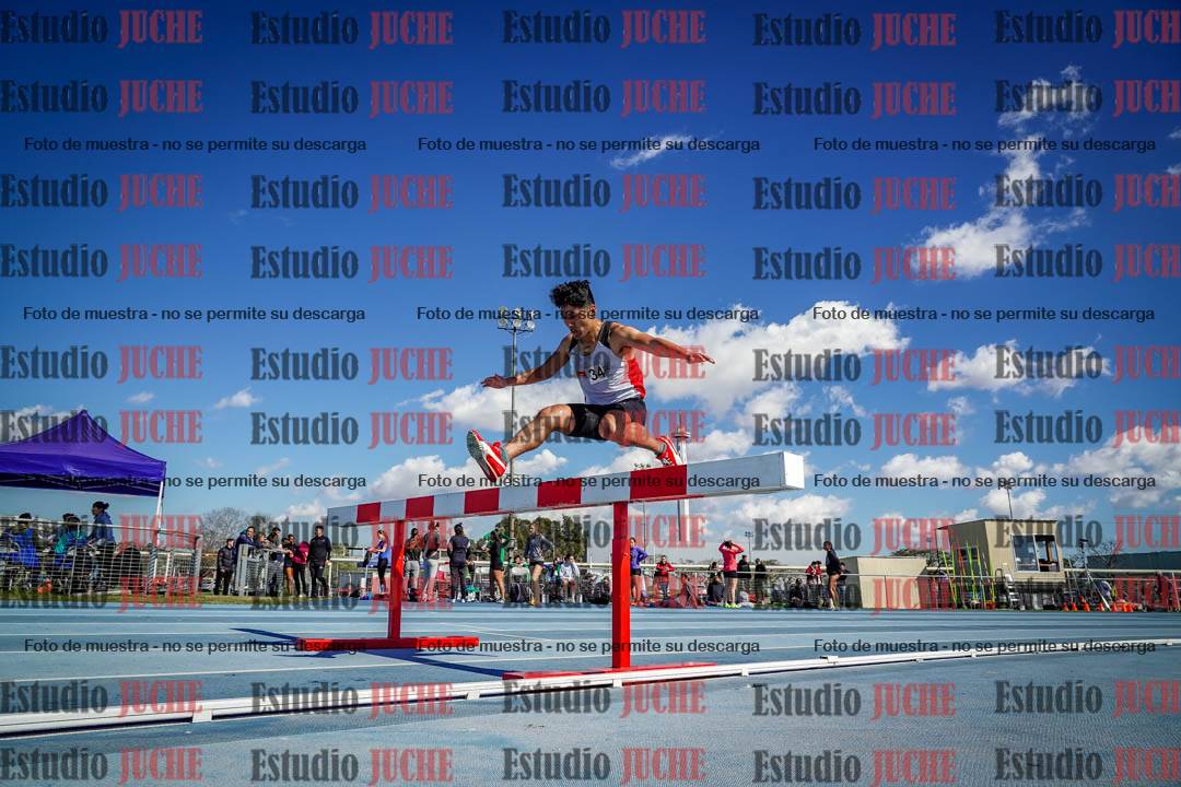 Fotos de los 3000 m con obstáculos de varones