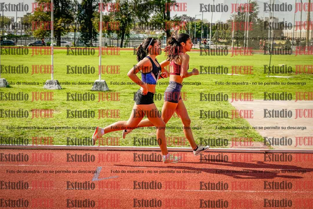 Fotos de los 1500 m con obstáculos de mujeres