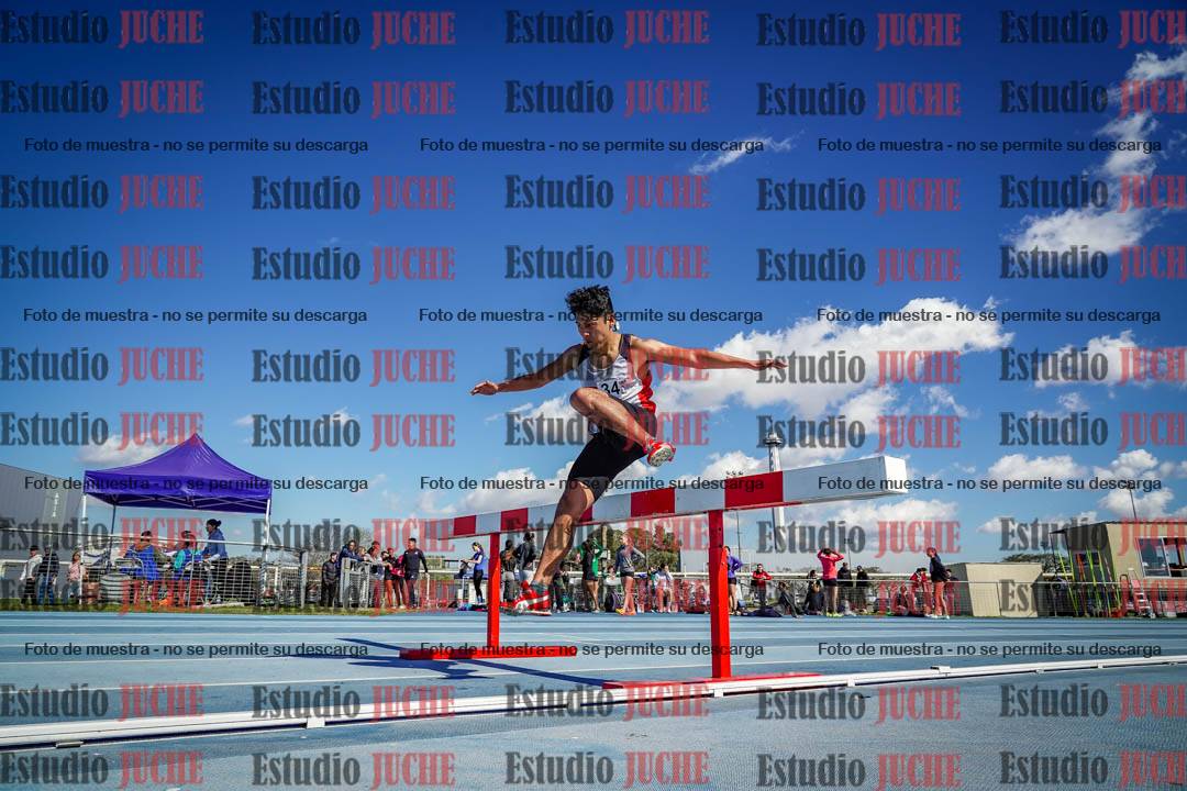 Fotos de los 3000 m con obstáculos de varones