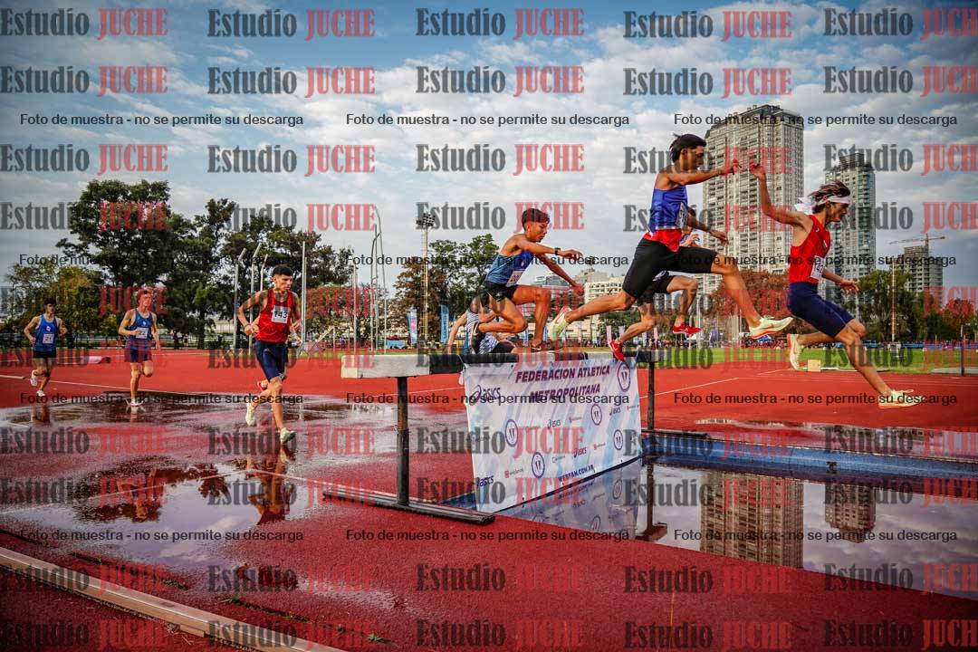 Fotos de los 3000 m con obstáculos de varones