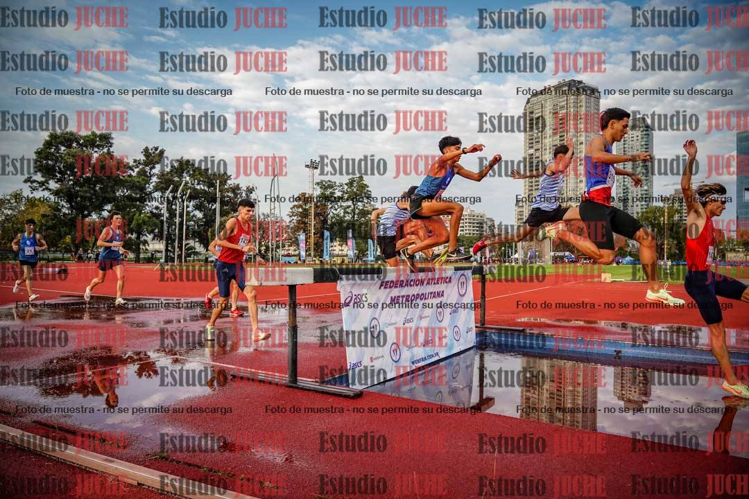 Fotos de los 3000 m con obstáculos de varones