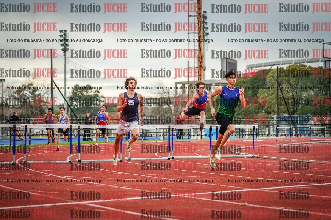 Fotos de los 400 m con vallas de varones