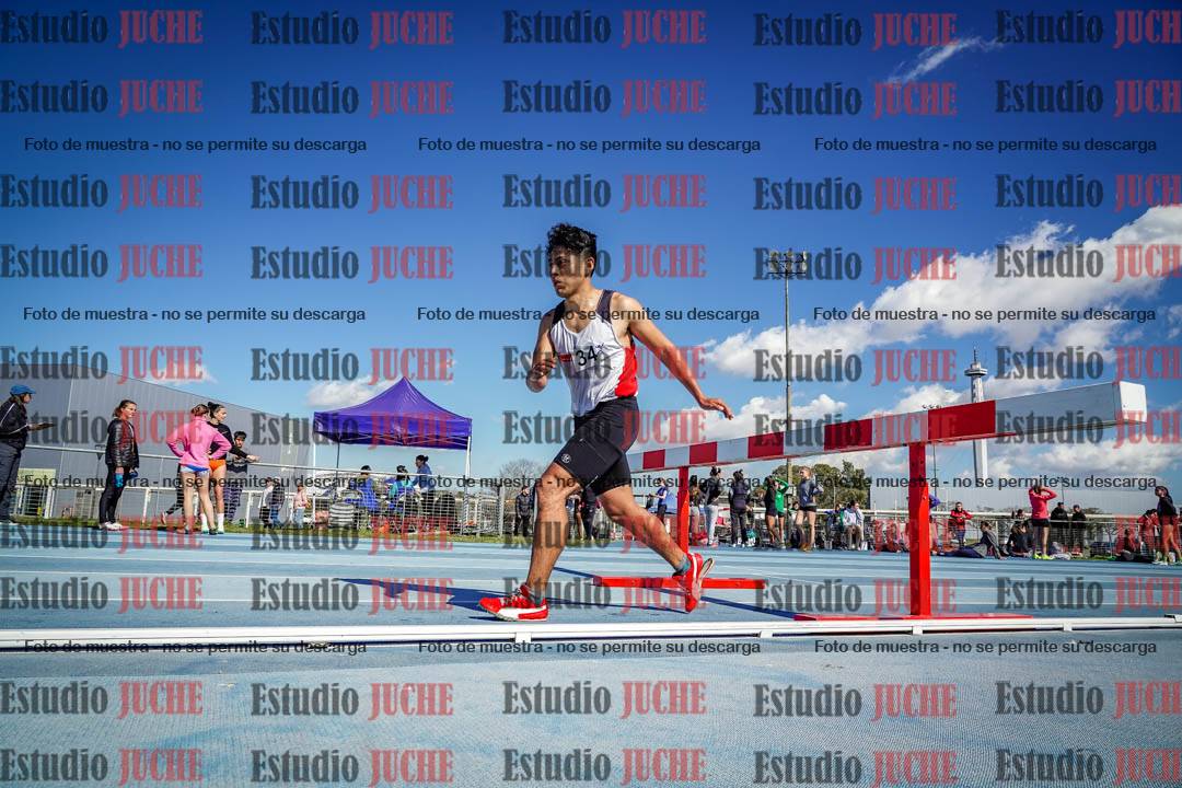 Fotos de los 3000 m con obstáculos de varones