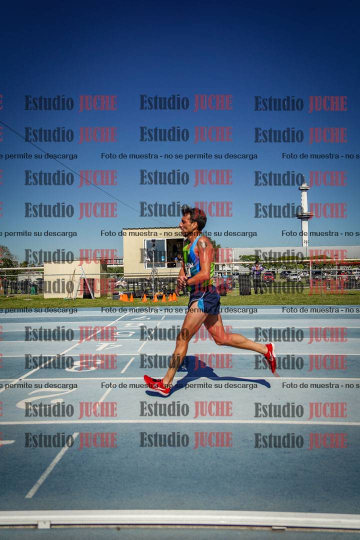 Fotos de los 5000 m de mujeres y varones - serie 1