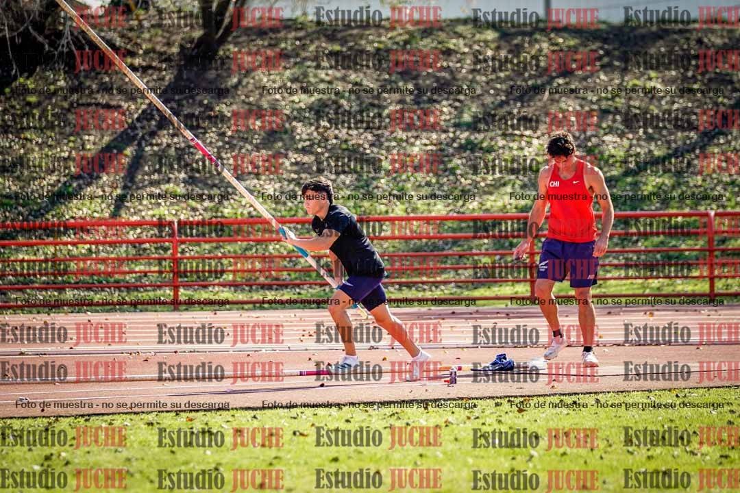 Fotos del salto con garrocha de varones - FINAL