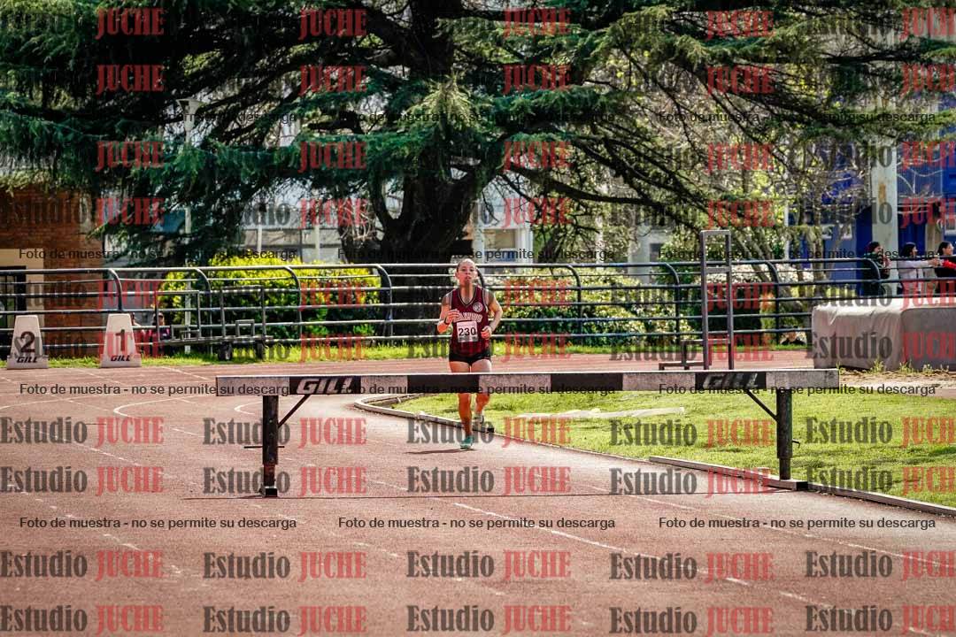Fotos de los 1500 m con obstáculos de mujeres