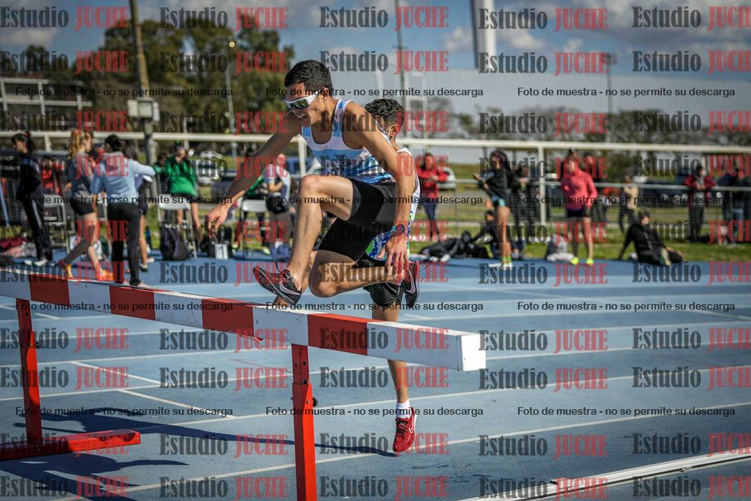 Fotos de los 3000 m con obstáculos de varones