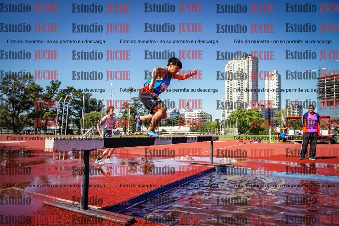 Fotos de los 1500 m con obstáculos de varones