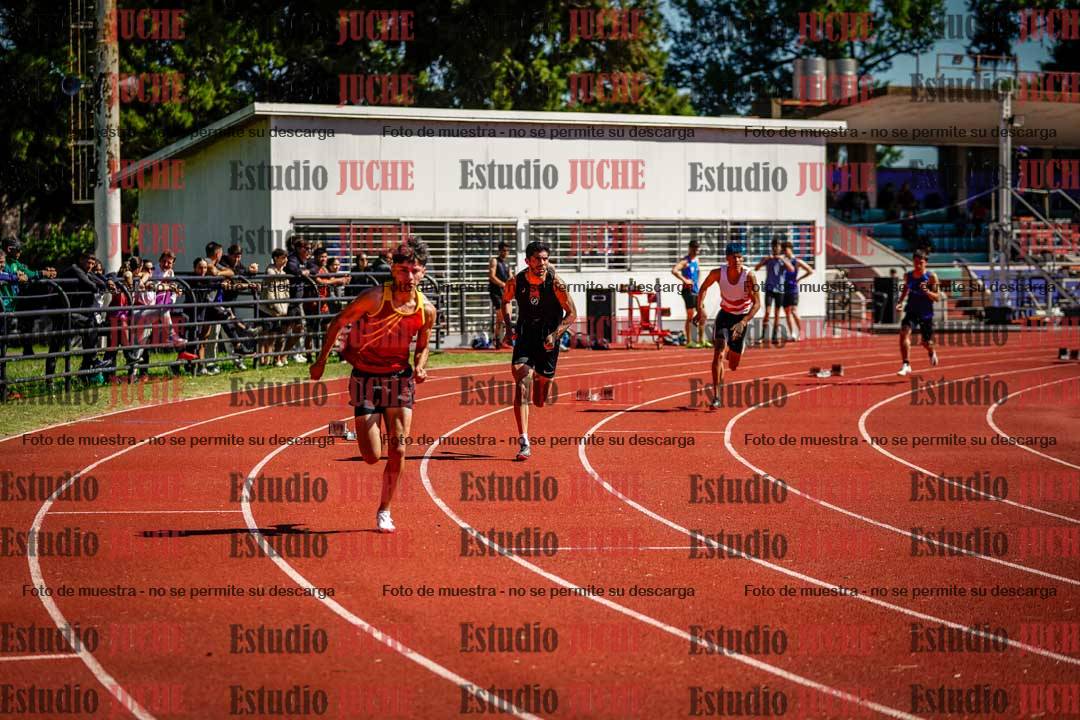 Fotos de los 400 m con vallas de varones