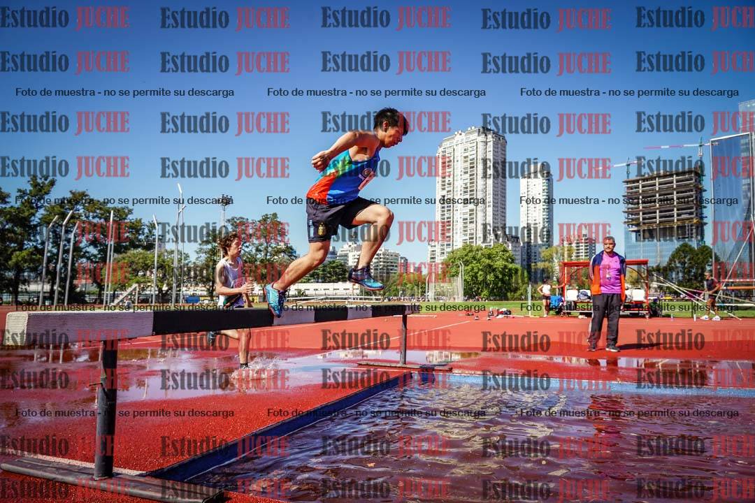 Fotos de los 1500 m con obstáculos de varones
