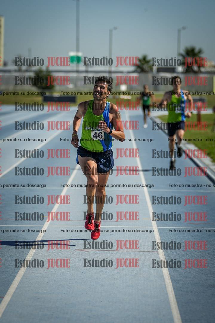 Fotos de los 5000 m de mujeres y varones - serie 1