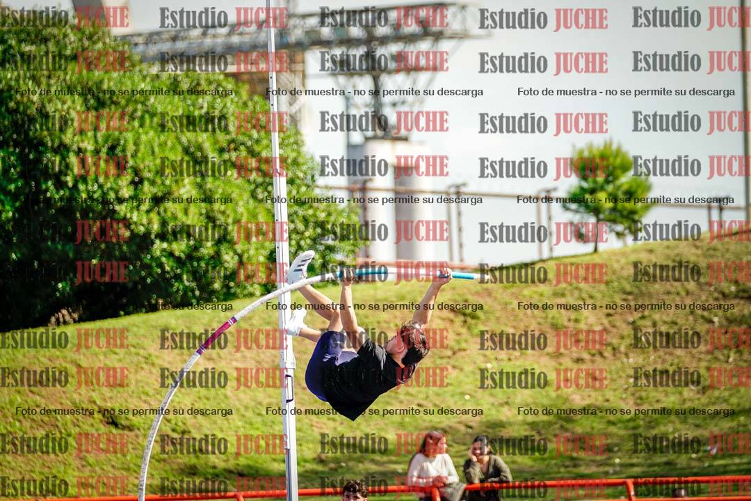Fotos del salto con garrocha de varones - FINAL
