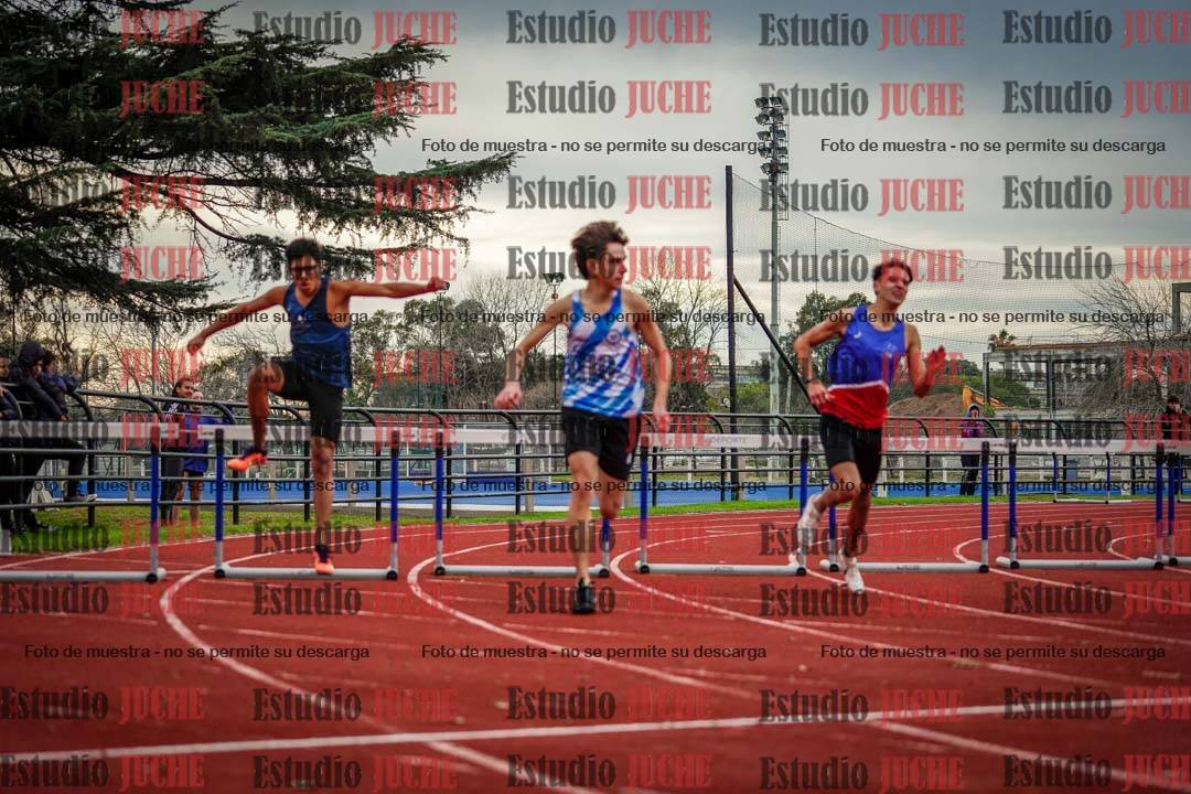 Fotos de los 400 m con vallas de varones